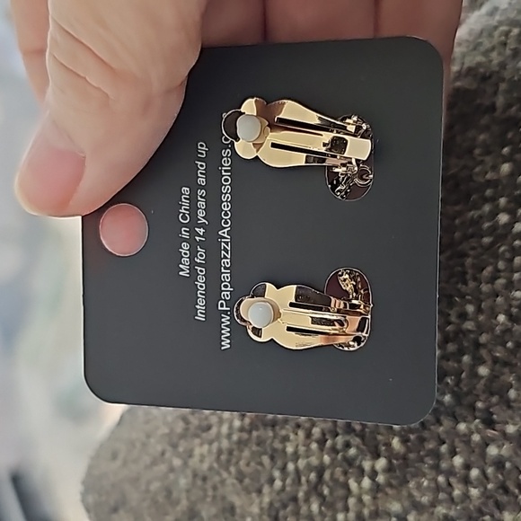 Clip-on Earrings Fantastical Fashion Gold Crescent π Moon NWT - Picture 4 of 4